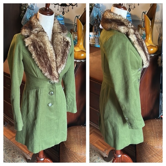 Avocado Green Corduroy Coat with Faux Fur Collar - Picture 5 of 15
